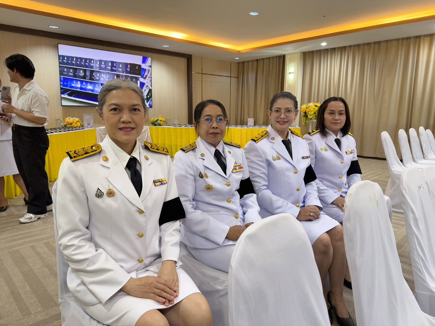 title - วันที่ 2 มีนาคม 2569 เวลา 10.00 น. นายวิทูล ประดิษฐบุญ ปฏิรูปที่ดินจังหวัดปราจีนบุรี มอบหมายให้ เจ้าหน้าที่ ส.ป.ก.ปราจีนบุรี เข้าร่วมพิธีมอบปฏิทินหลวง พุทธศักราช 2569 พระราชทานสำหรับความสุขปีใหม่ เบื้องหน้าพระบรมฉายาลักษณ์  และพิธีมอบหนังสือสารานุกรมไทยสำหรับเยาวชนฯ เล่ม 45 ฉบับพระราชทาน